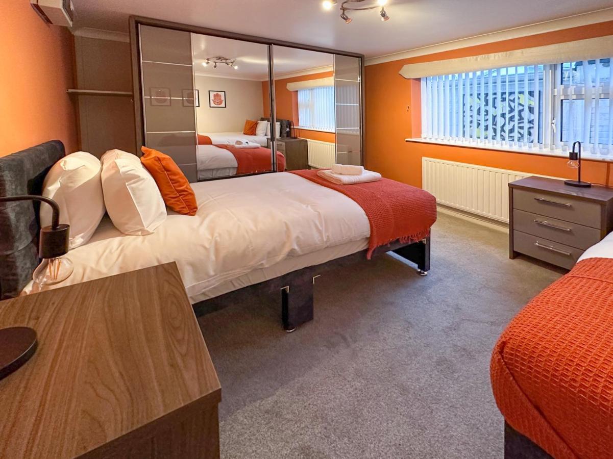 Blunsdon Lodge - Spacious Bungalow, High Speed Wi-Fi, Free Private Parking, Garden 스윈던 외부 사진